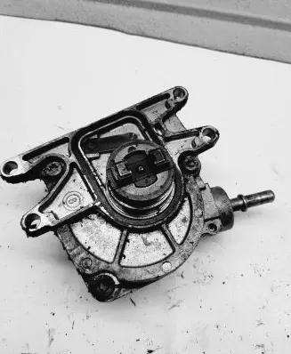 Opel Astra G Vacuum pump 9053139