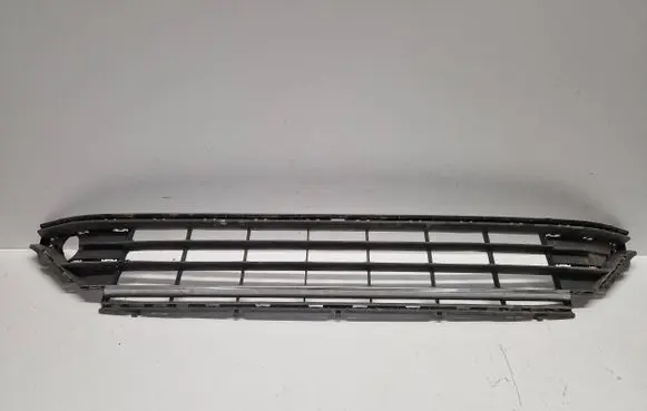 Volkswagen Golf VII Front bumper lower grill 5G0853677L 320020110941