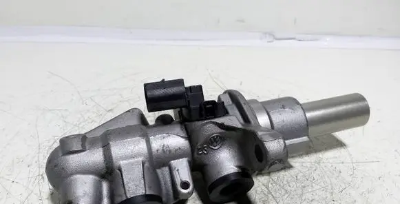 Volkswagen Tiguan Master brake cylinder 1K0945459A
