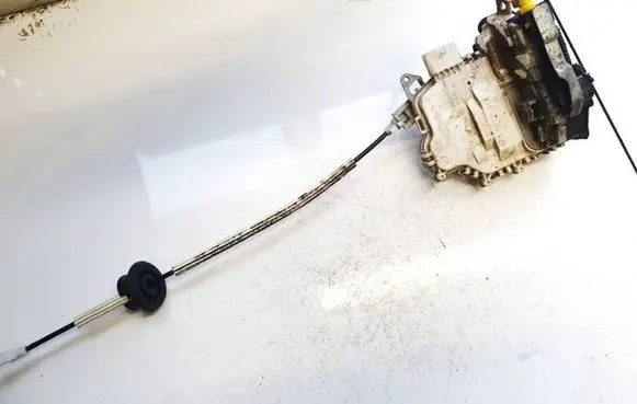 Audi A4 S4 B5 8D Rear door lock 8k0839016c