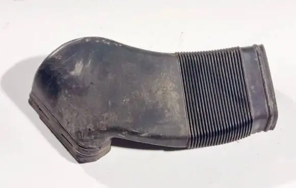 Air intake hose/pipe
