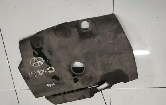 Engine cover (trim)
