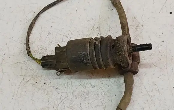 Seat Alhambra (Mk1) Windscreen/windshield washer pump 