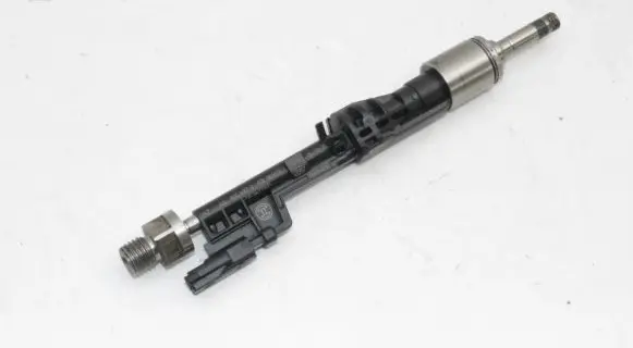 BMW Z4 E89 Fuel injector 7597870 0261500109