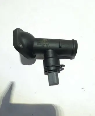 Volkswagen Touran I Engine coolant pipe/hose 03G121121D