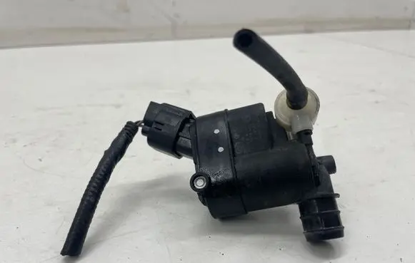 KIA Xceed Windscreen/windshield washer pump 985102W500