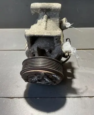Dacia Logan II Air conditioning (A/C) compressor (pump) 926005154R