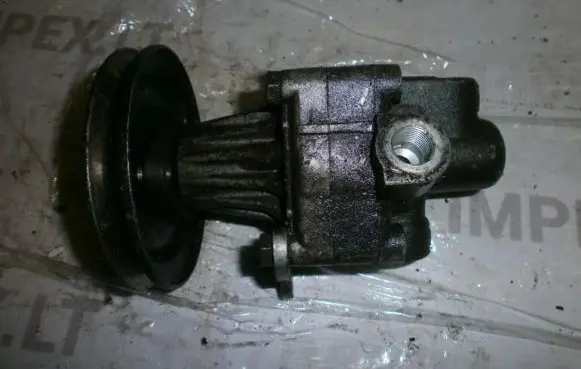 BMW 3 E36 Power steering pump 7681955231