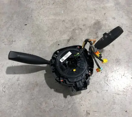 Jeep Cherokee Indicator stalk P68141121AK 16344205