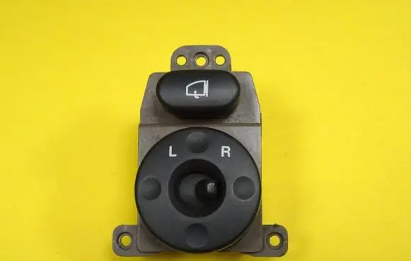 KIA Carens III Wing mirror switch 202005064