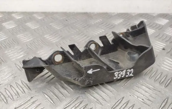 Ford C-MAX II Front bumper mounting bracket AM5117D958A