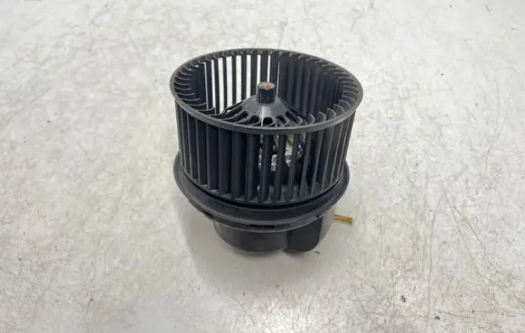 Ford Focus Heater fan/blower 3M5H18456AD