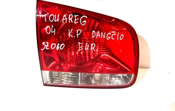 Volkswagen Touareg I Tailgate rear/tail lights
