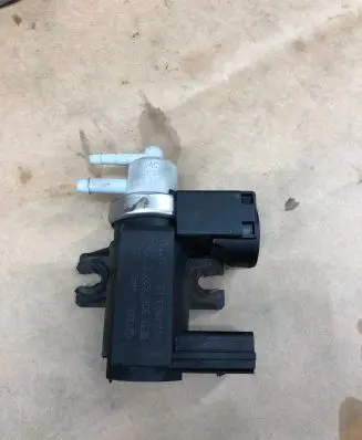 Audi A3 S3 8P Turbo solenoid valve 8E0906627C