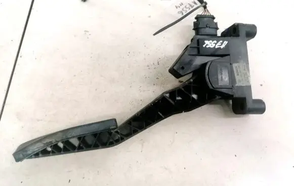 Opel Zafira A Accelerator throttle pedal 0281002298 90581208