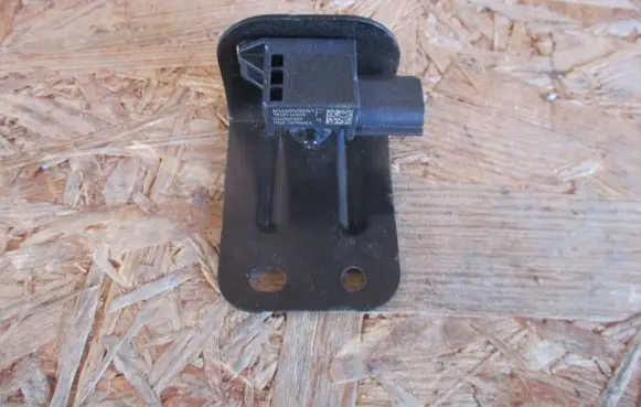 Nissan Qashqai J12 Airbag deployment crash/impact sensor 985816UA0A