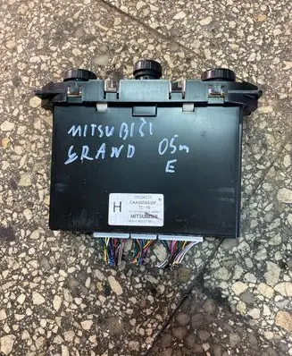 Mitsubishi Grandis Climate control unit Caa502A050F