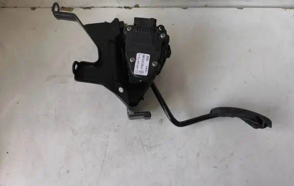 Nissan Primastar Accelerator throttle pedal 7700313060 6PV00811914