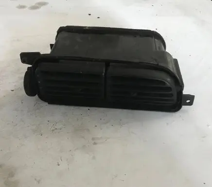 Nissan Sunny Dashboard side air vent grill/cover trim 