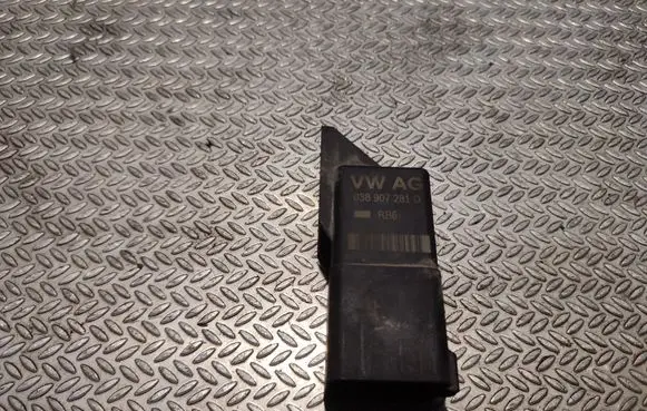 Volkswagen Crafter Glow plug pre-heat relay 0281003038 038907281D