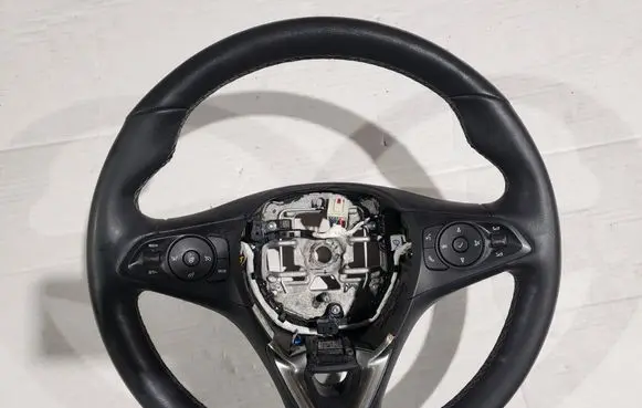 Opel Corsa F Steering wheel 6468211