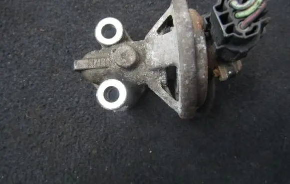 Mazda 323 EGR valve k5t710