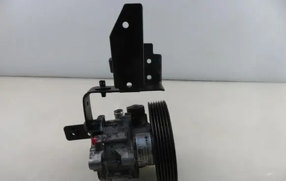 Citroen C8 Power steering pump 9647983580