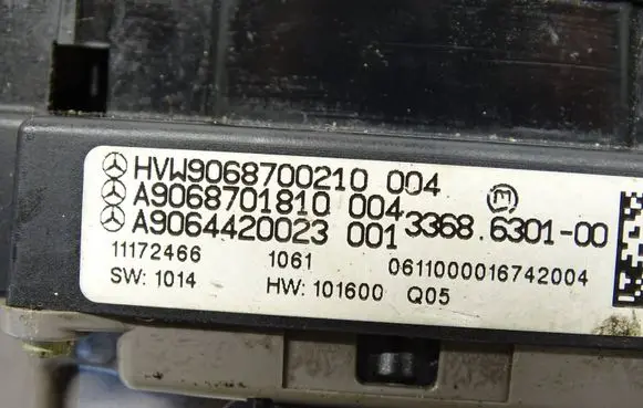 Volkswagen Crafter Hazard light switch 9068700210 A9064420023 A9068701810