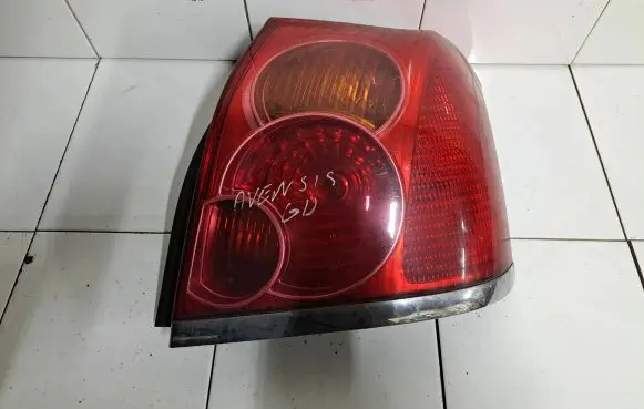 Toyota Avensis T250 Rear/tail lights