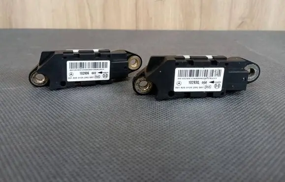 Mercedes-Benz CLK A209 C209 Airbag deployment crash/impact sensor A0018209126 0018209126