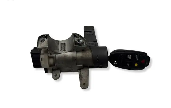 Volvo V70 Ignition lock 8626324
