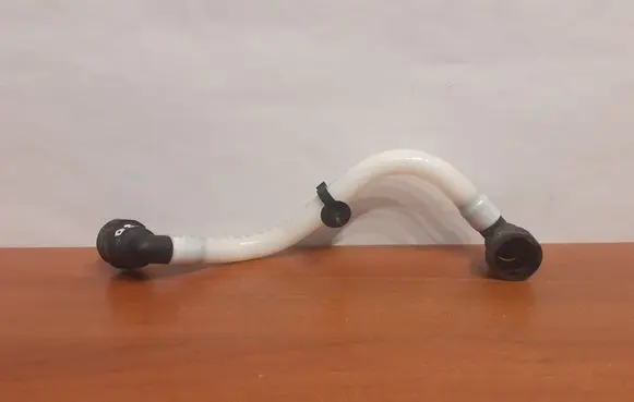 Audi A3 8Y Fuel return line/hose 8220 5Q0201160AD