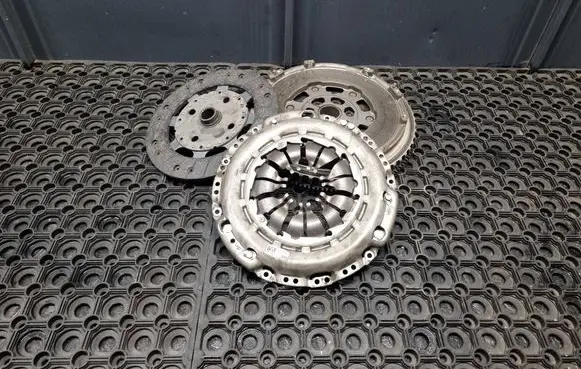 Nissan Juke I F15 Clutch set kit 123104345R