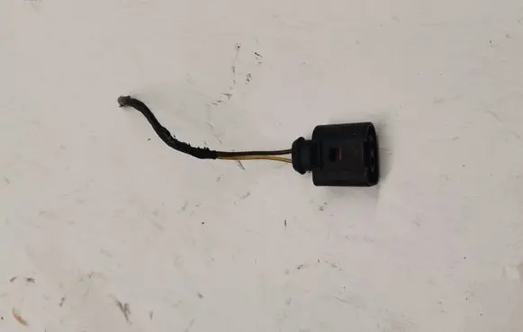 Volkswagen Touareg II Windscreen/windshield washer pump 1J0973722