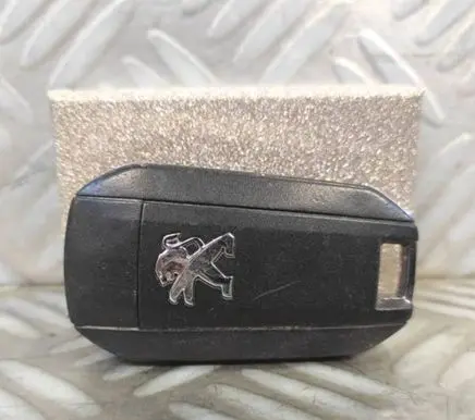 Peugeot Partner III Ignition key/card 9809825177 2020106