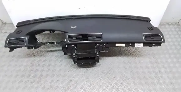 Volkswagen PASSAT B7 USA Dashboard 561857003 561880204A