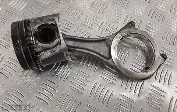 Nissan Navara Piston with connecting rod 942390 10653