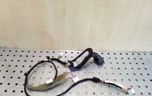 Mazda 3 II Rear door wiring loom BBW867220