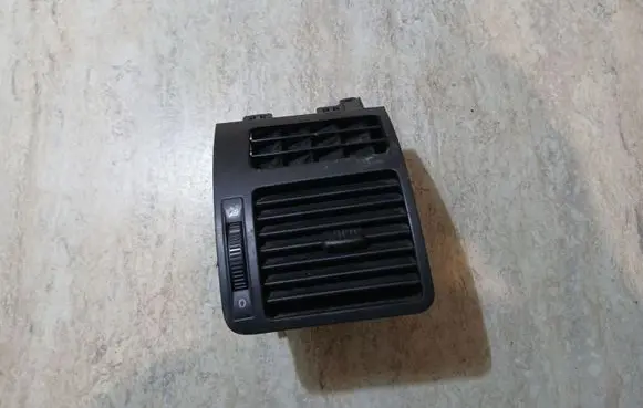 Volkswagen Touran I Dashboard side air vent grill/cover trim 1T0819704A