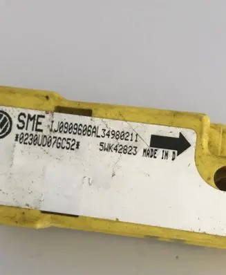 Volkswagen Golf III Airbag deployment crash/impact sensor 1J0909606AL 5WK42823