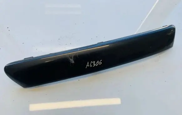 Ford Focus Under headlight/headlamp trim 4m5117c755abw 4m51-17c755-abw