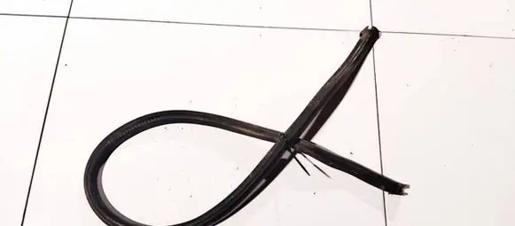 Audi A4 S4 B5 8D Rubber seal front coupe door 