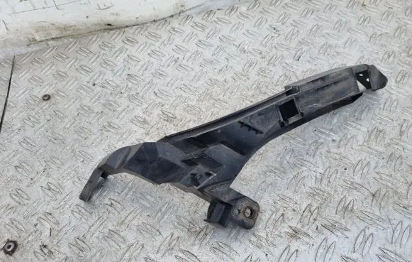 Honda CR-V Headlight/headlamp mounting bracket 71140SWA