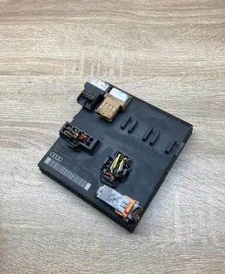 Audi A4 S4 B7 8E 8H Comfort/convenience module 8E0907279L