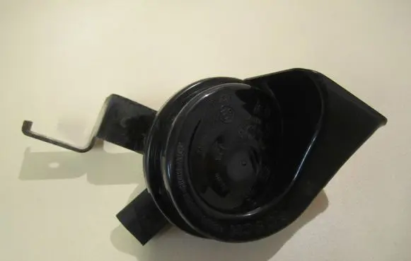 Volkswagen Golf V Horn signal 024148