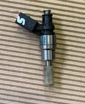 Fuel injector