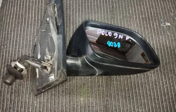 Volkswagen Polo Manual wing mirror 