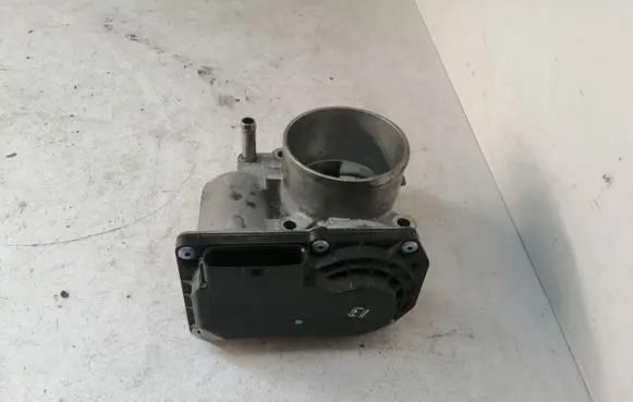 Toyota Auris E180 Throttle valve 220300T110
