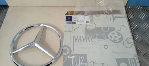 Mercedes-Benz Sprinter W906 Manufacturers badge/model letters A9068170016