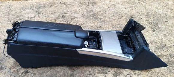 Mercedes-Benz E W212 Armrest A21240435002